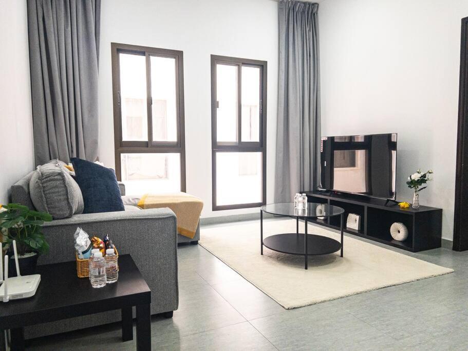Near Royal Opera, Parking, Hiking Trail Apartment Muscat