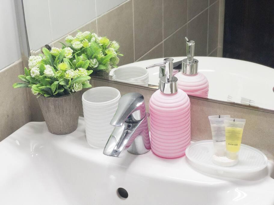 Apartment Near Royal Opera, Parking, Hiking Trail